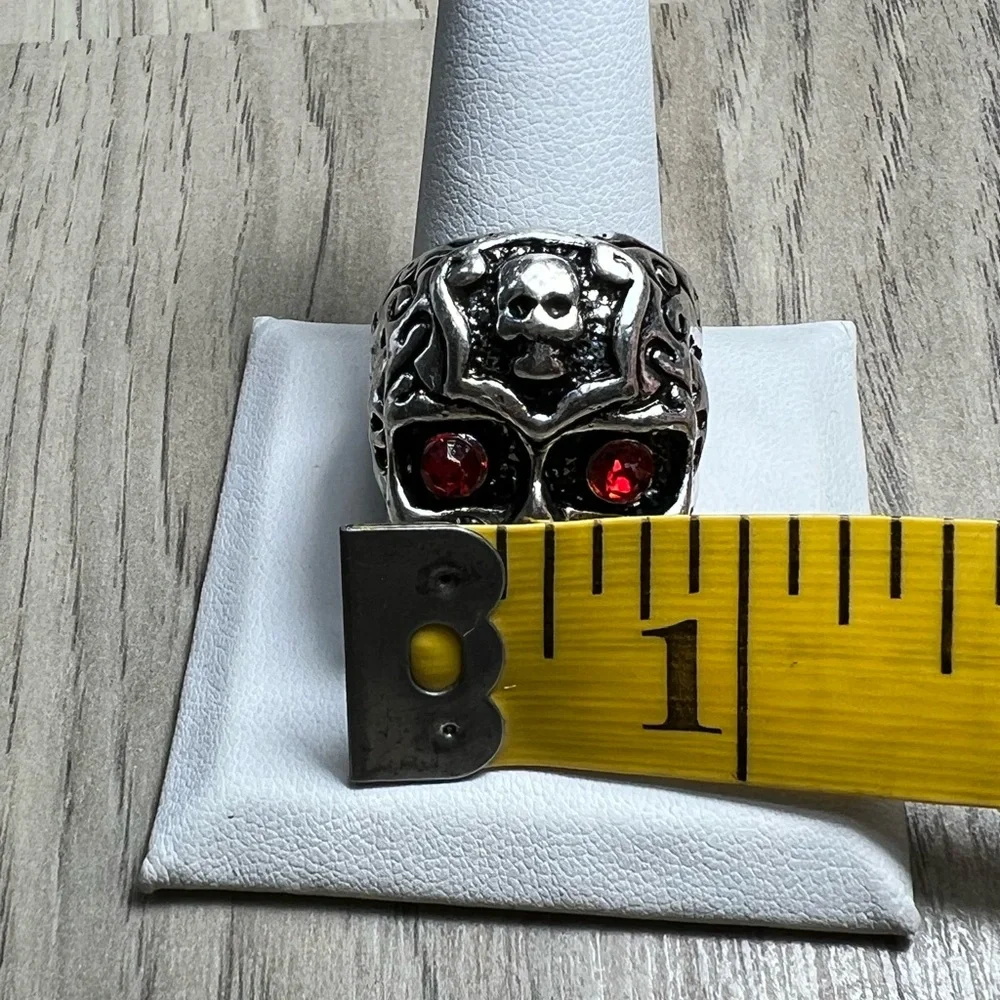 Men’s Gothic Style Skull Ring Size 11